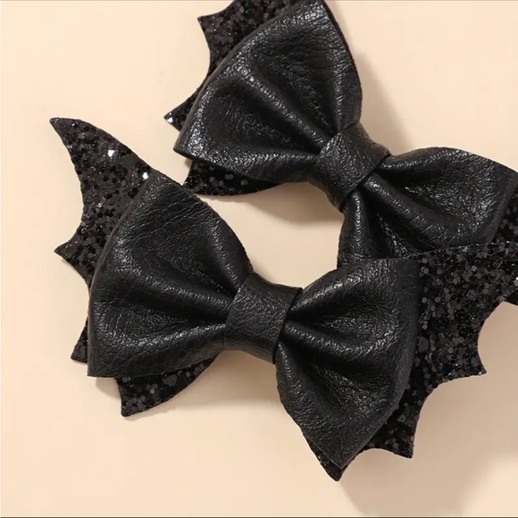 Sparkly Bat Bow Halloween Hair Clips 2 Pcs - Picture 8 of 11